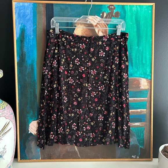 Reitmans Black Floral A-Line Skirt 10 - Picture 13 of 16